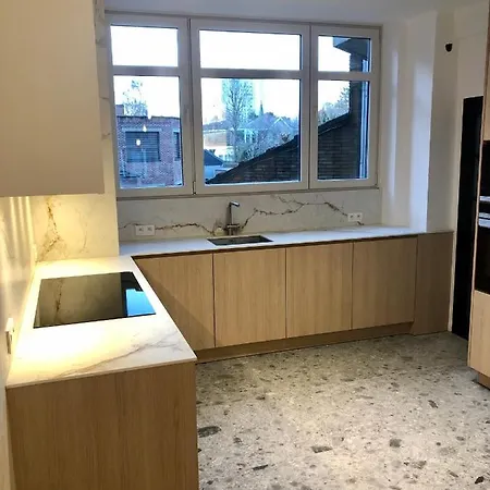 Apartment Luxury Two Bedroom With Bath *