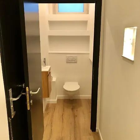 Luxury Two Bedroom With Bath *