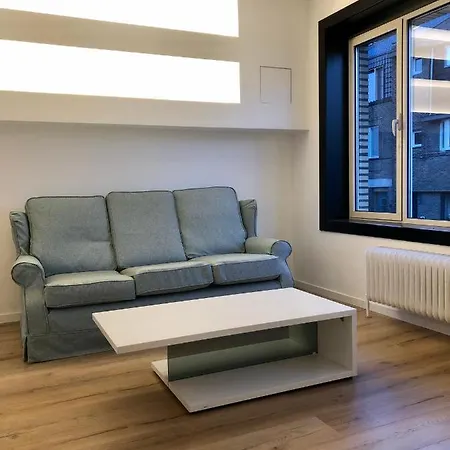 Apartment Luxury Two Bedroom With Bath *