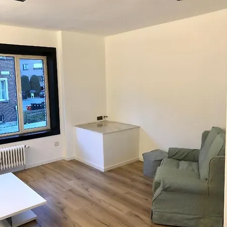 Luxury Two Bedroom With Bath Apartment *