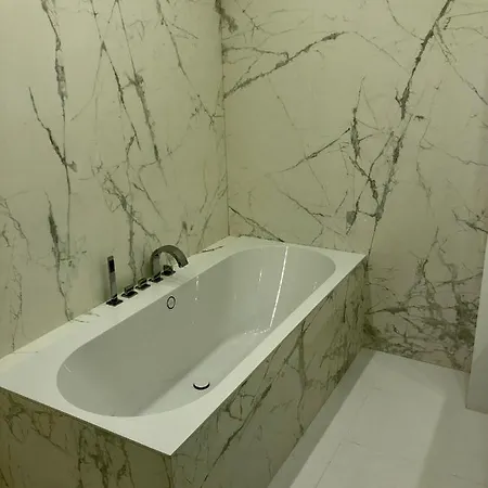 Luxury Two Bedroom With Bath Gante