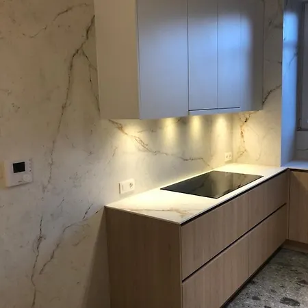 Luxury Two Bedroom With Bath *