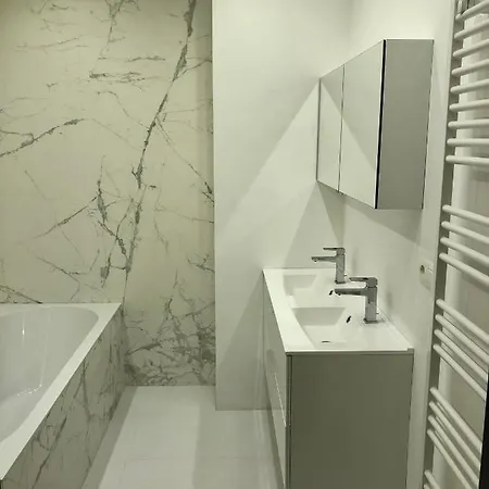 Luxury Two Bedroom With Bath Gante